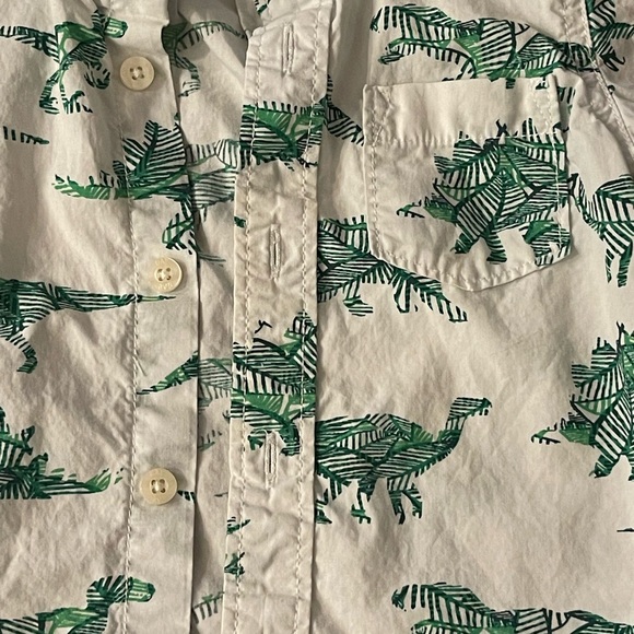 Baby Gap 18-24 month short sleeved button down, dinosaurs! - Picture 5 of 5